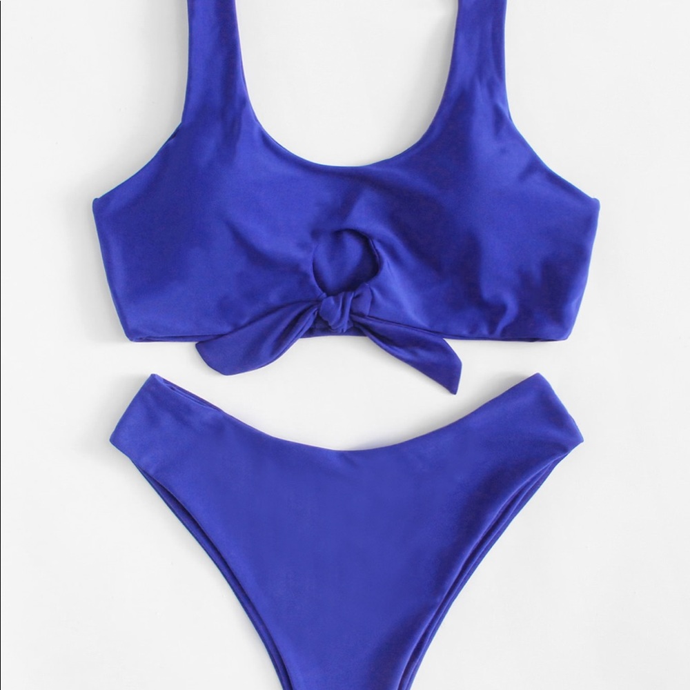 Knotted bikini high leg